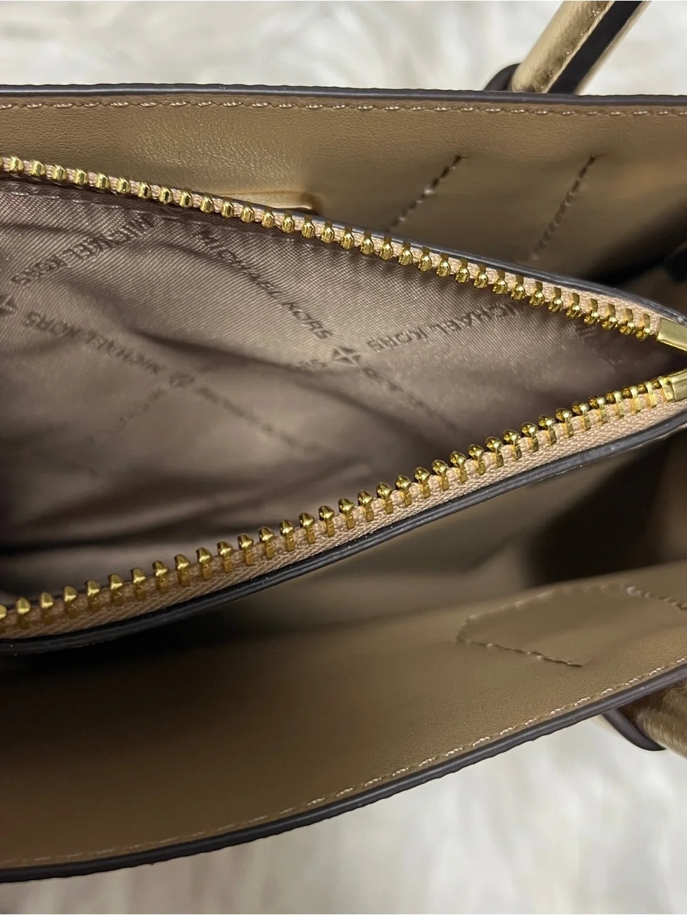Michael Kors Mercer Medium Messenger Crossbody Satchel Purse NWT